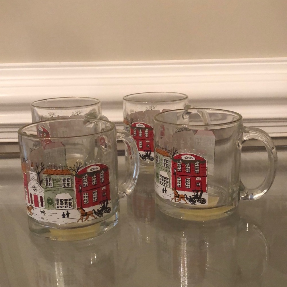 Libbey l Vintage Christmas Holiday Town Set of 4 Glass Mugs USA Like New!